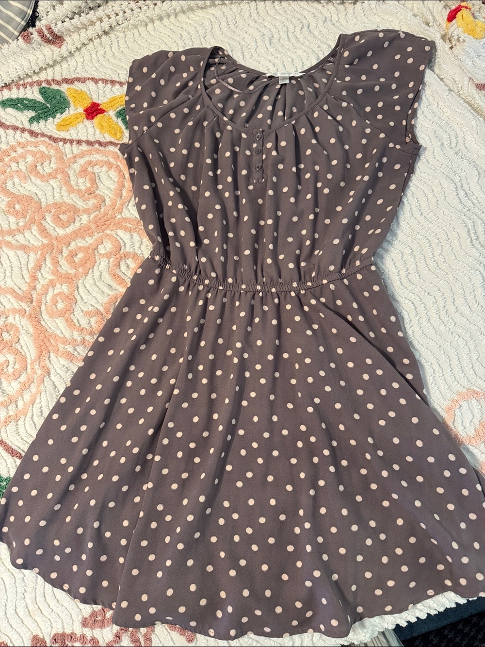 Lauren Conrad  Women’s Polka Dot Cap-Sleeve Dress - Taupe with Cream Dots
